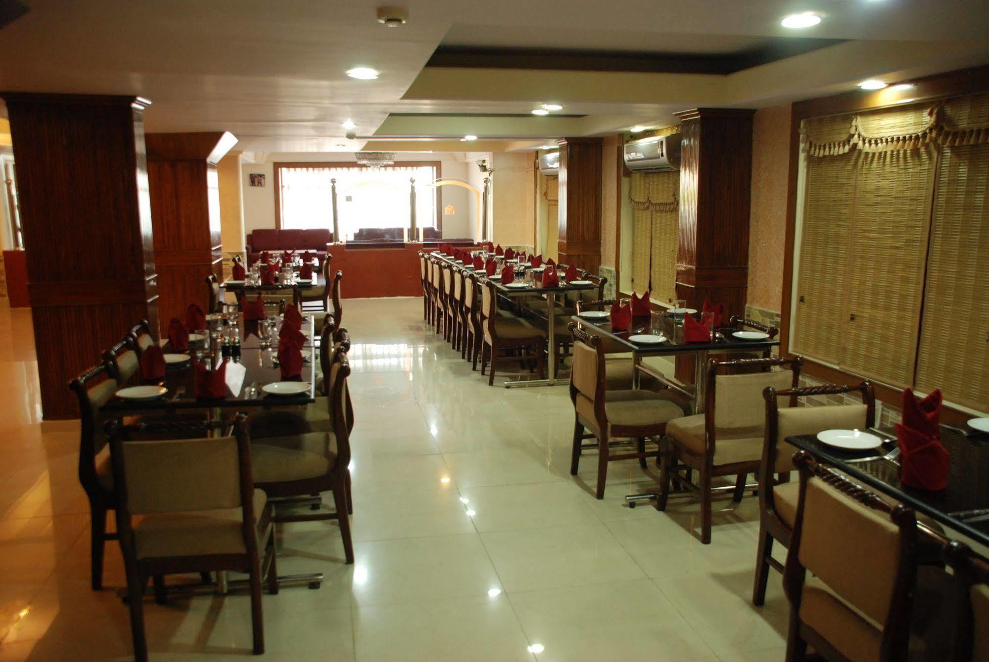 Hotel Ganga Ratan Agra  Kültér fotó